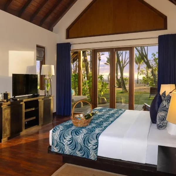 BLUE BEACH HOTEL- WADDUWA