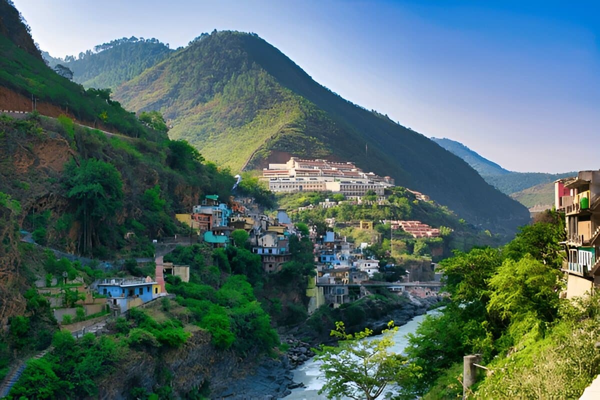 Lansdowne Weekend Tour - Museum Visit & Hilltop Views