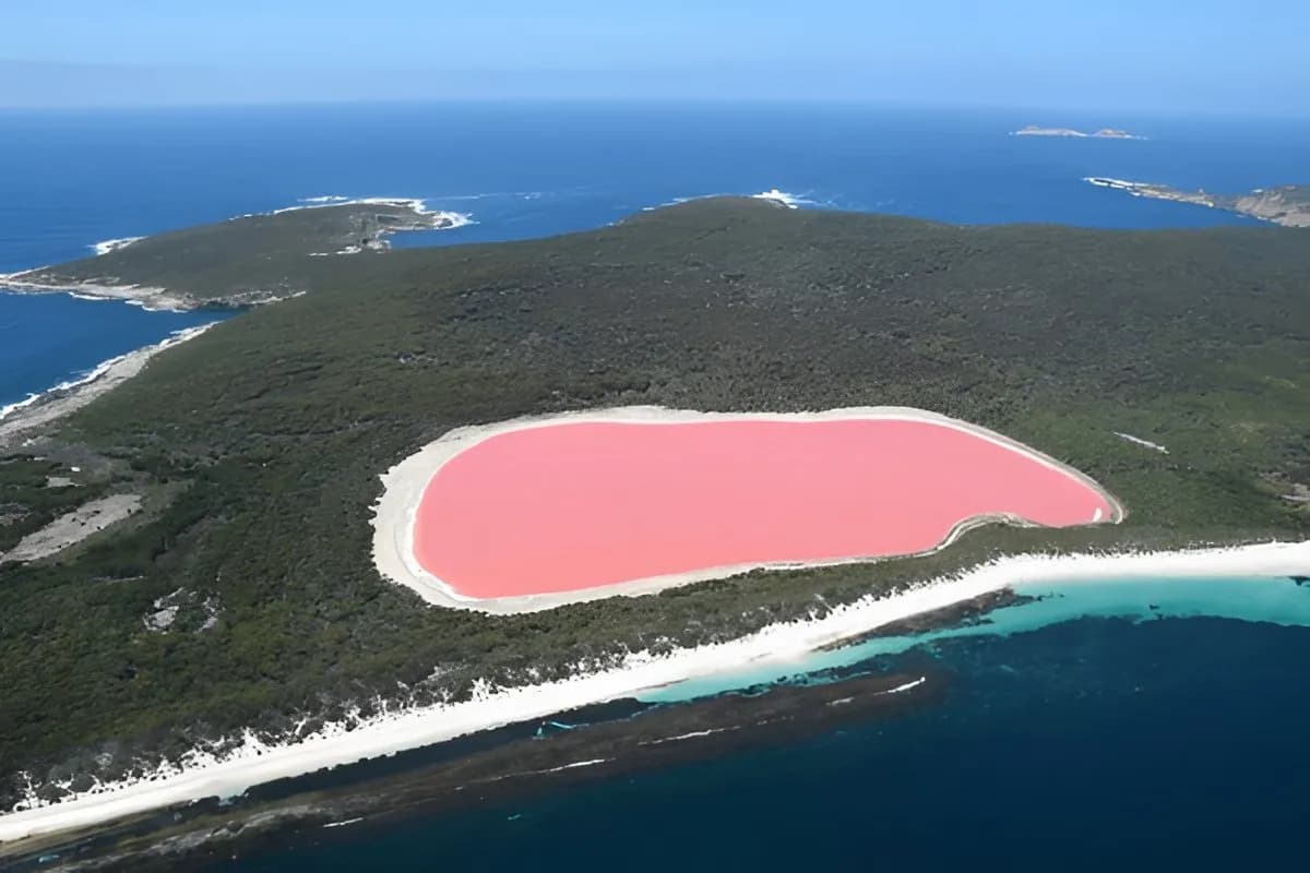 Lake Hillier