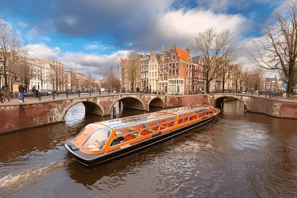 canals of amsterdam