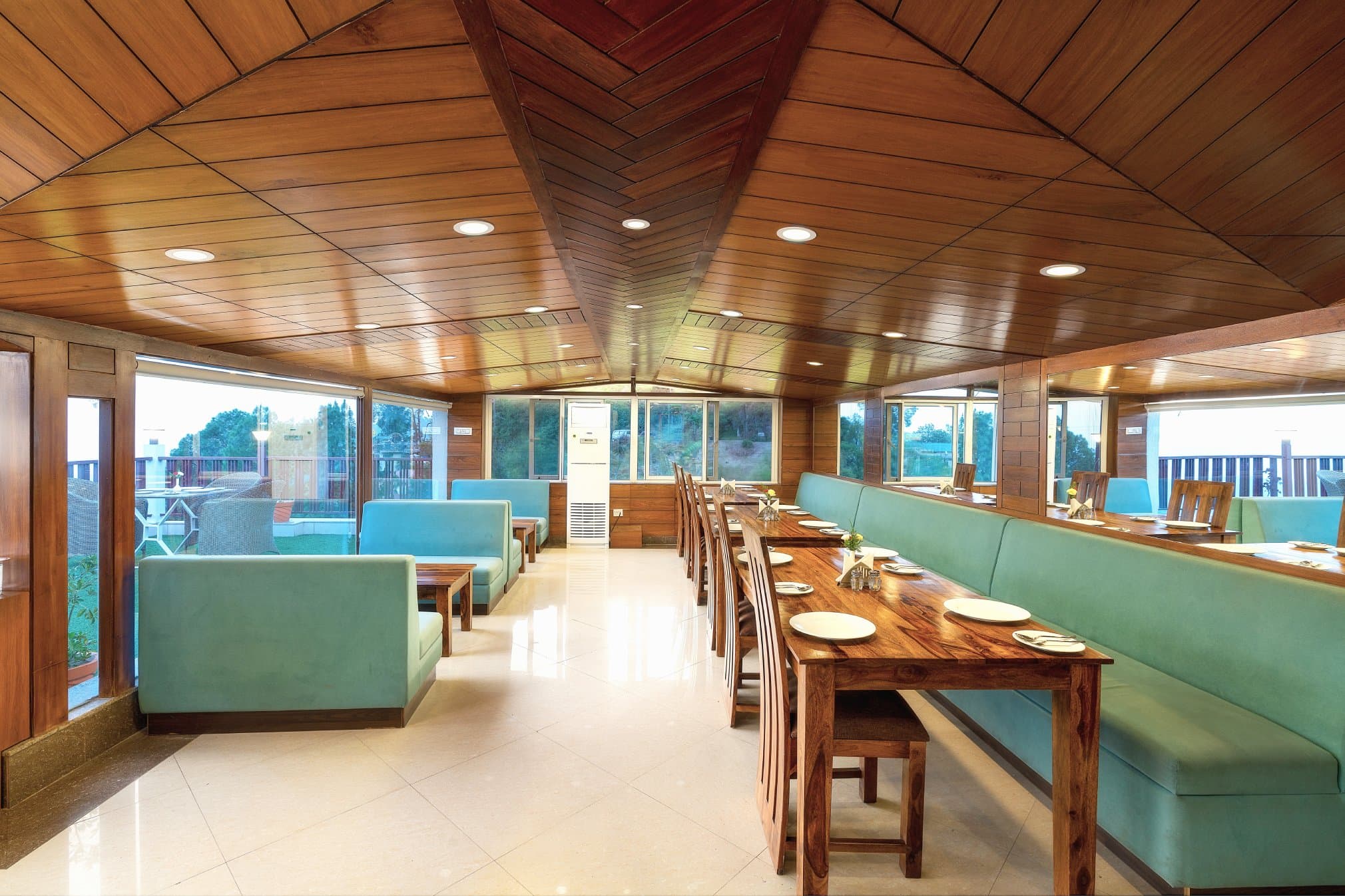 Hotel The Chabal Kasauli