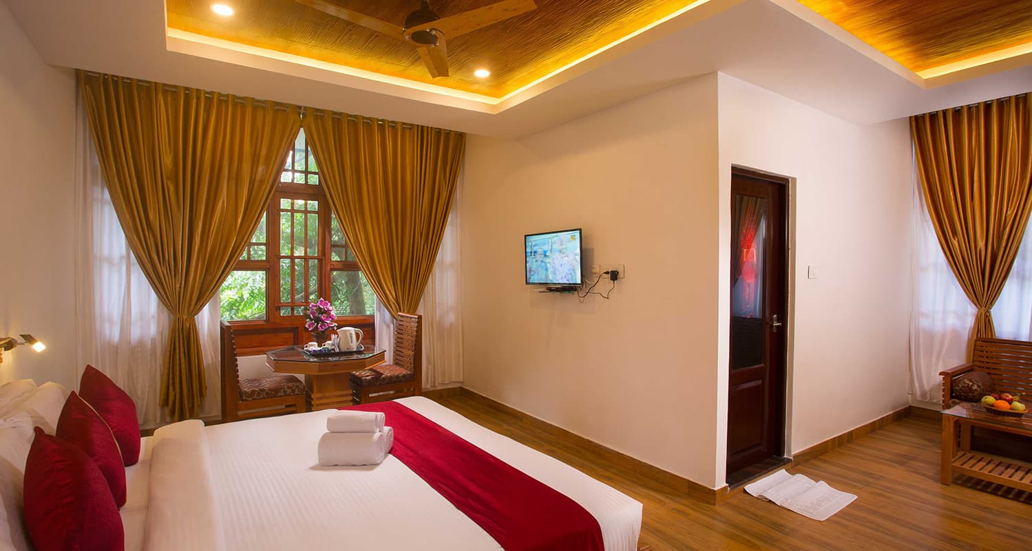 At Wood Resort Munnar 