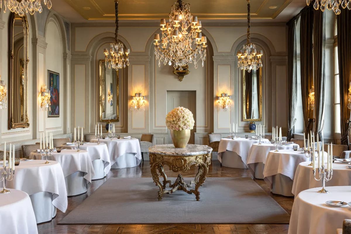 Cheval Blanc by Peter Knogl