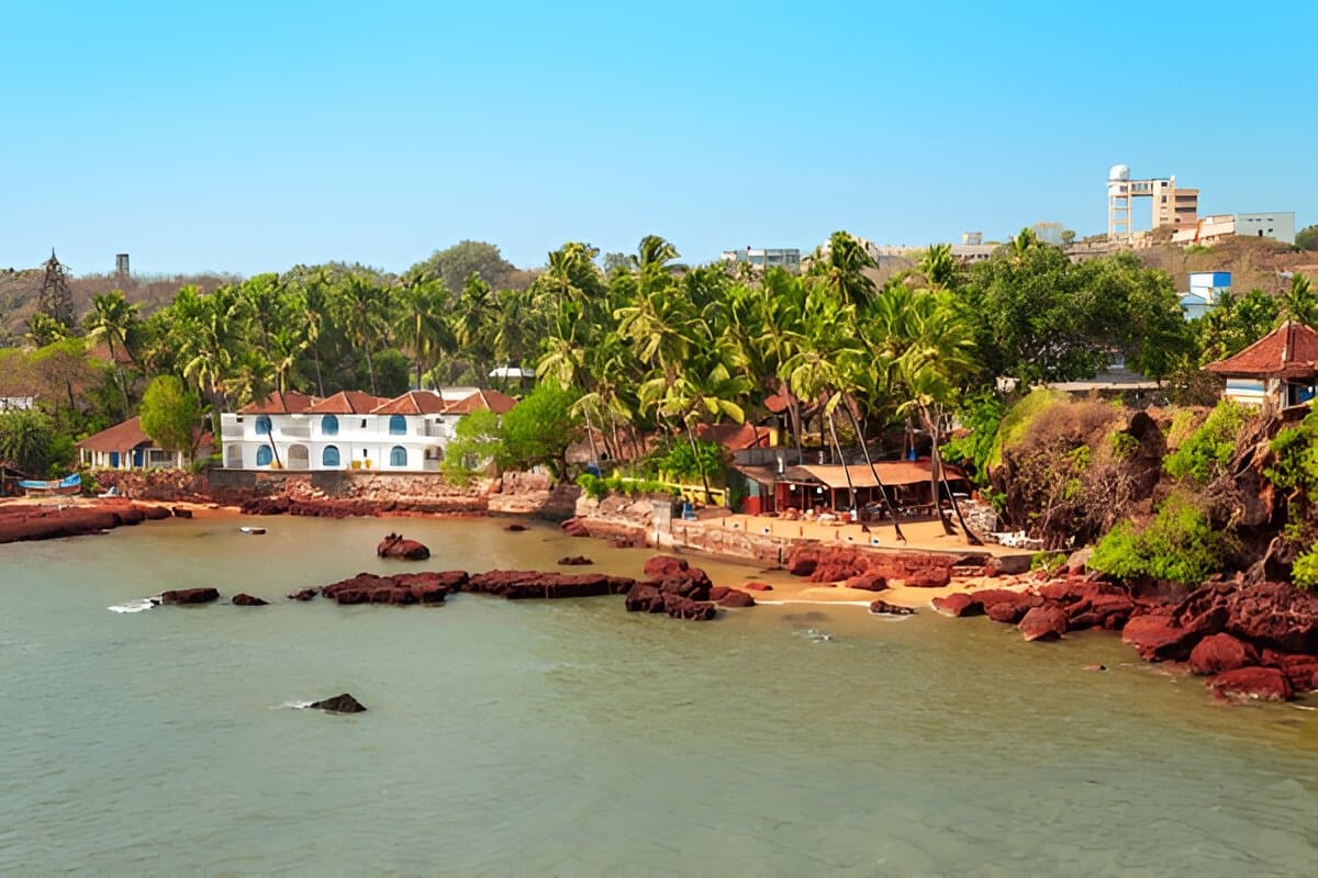 Dona Paula Beach 