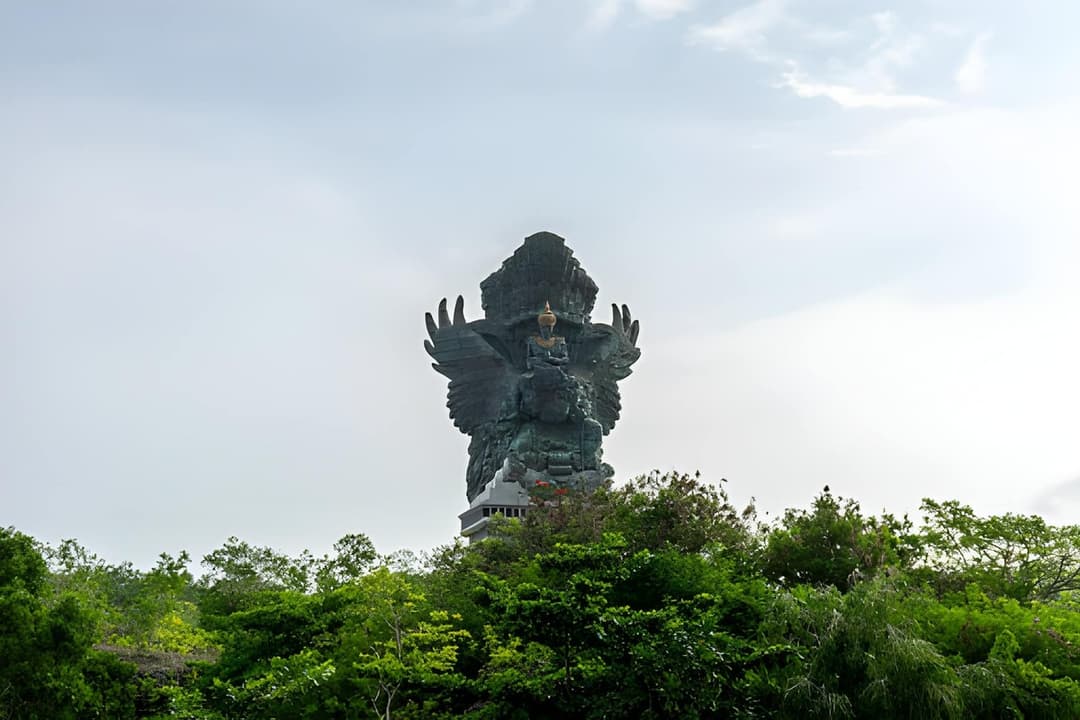 Patung Garuda Wisnu Kencana