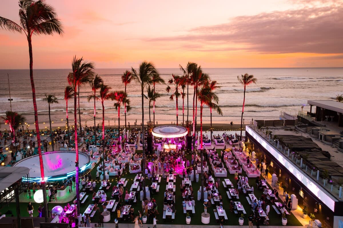Finns Beach Club