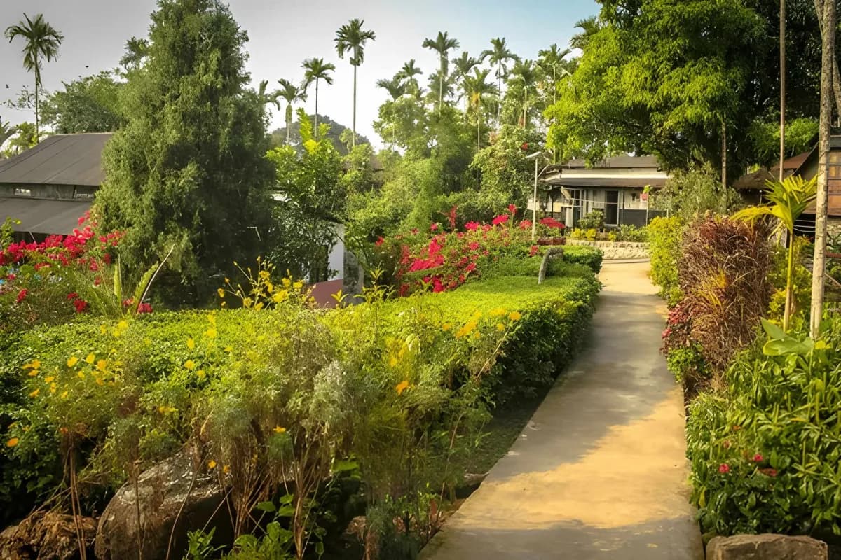 Mawlynnong Village