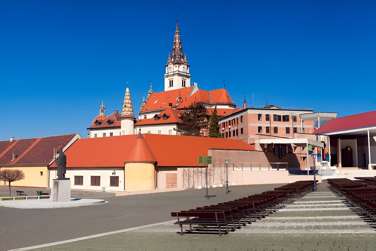  Short Trip to Lansdowne 