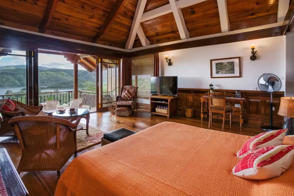 Ri Kynjai -Serenity by the Lake