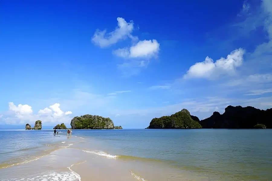Malaysia in July: Weather, Festivals & Travel Tips