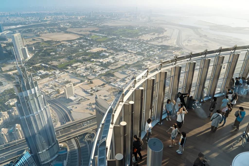 Sunset in Burj Khalifa Observation Deck