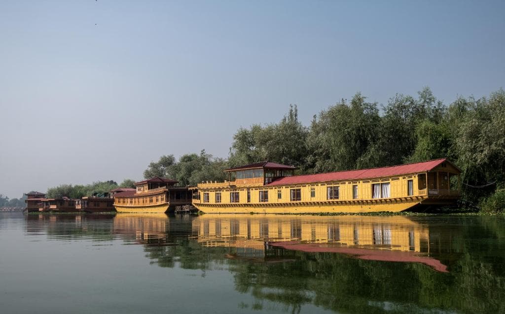 Mascot Houseboats
