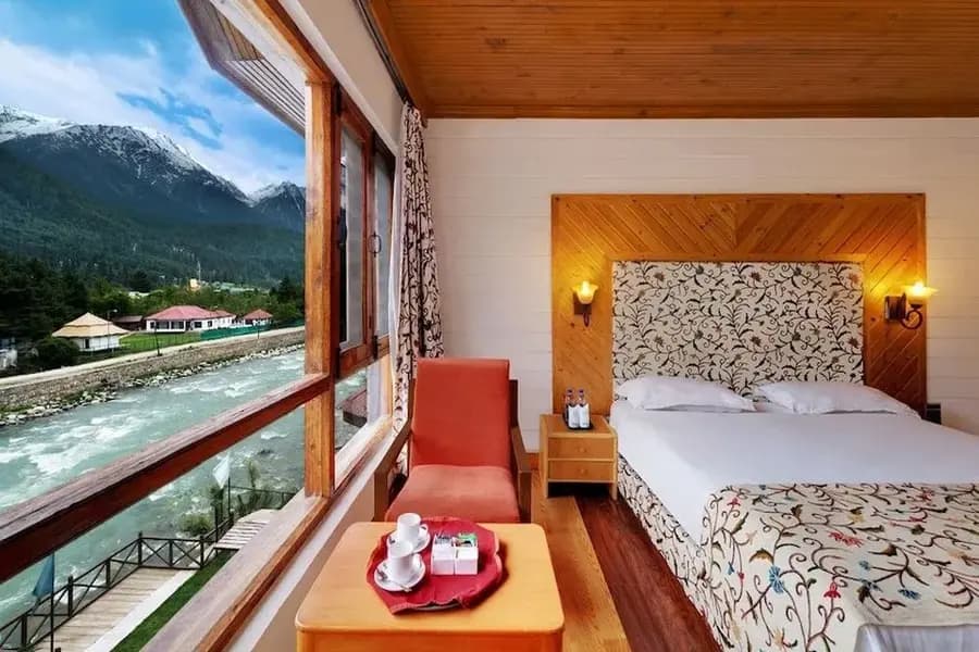 Hotels in Kashmir