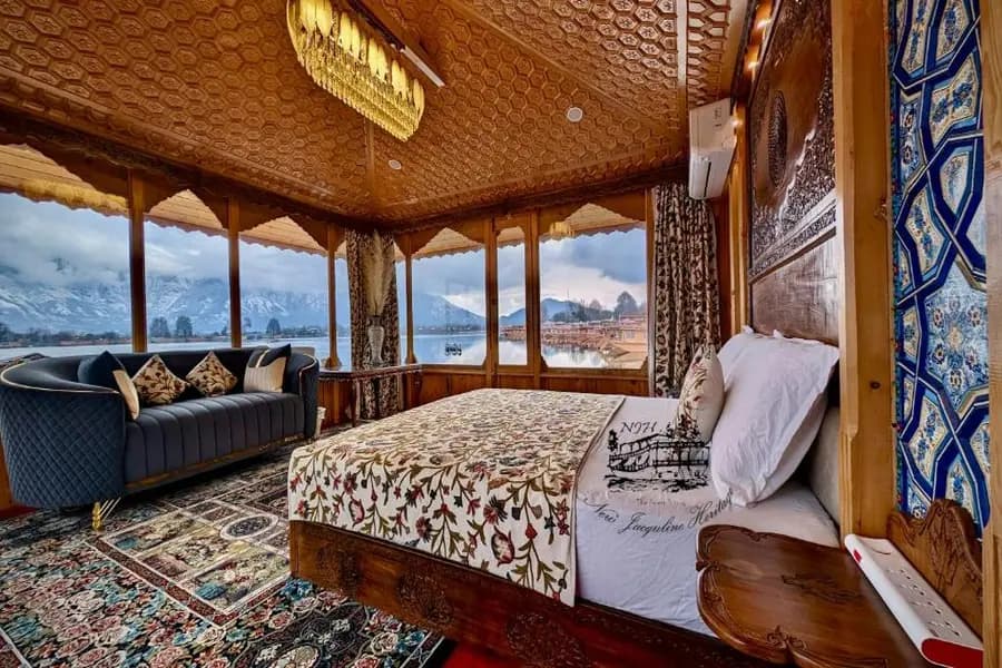 Hotels in Kashmir