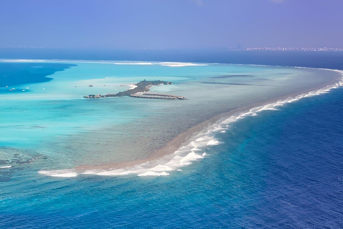 Emboodhu Finolhu Island