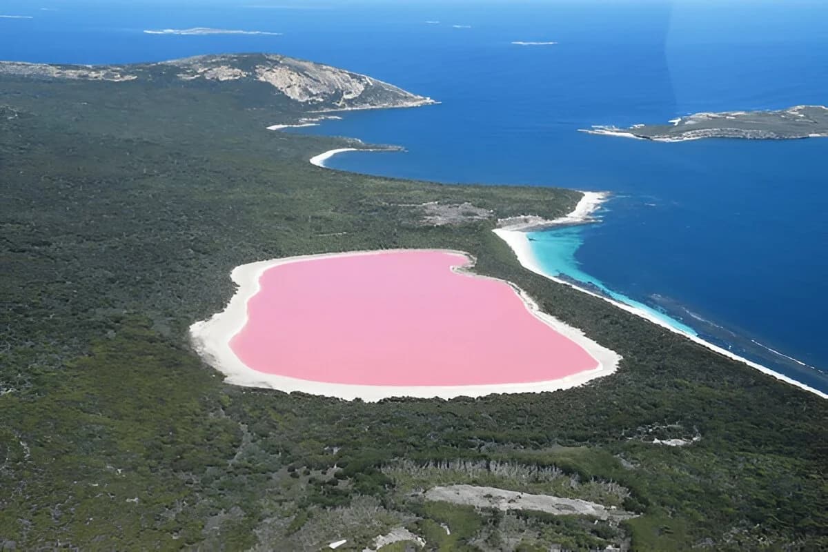 Lake Hillier, Australia
