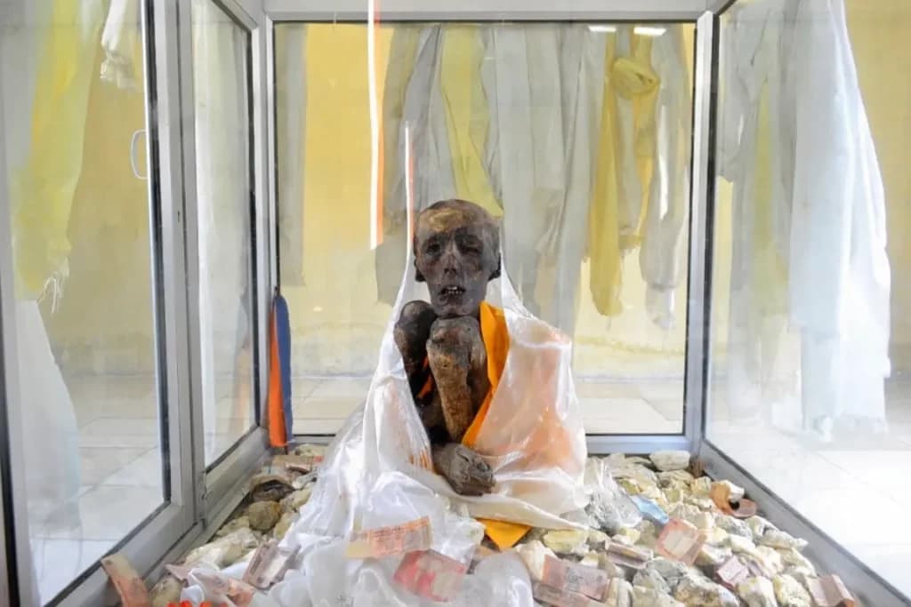 500-Year-Old Mummy in Giu Village