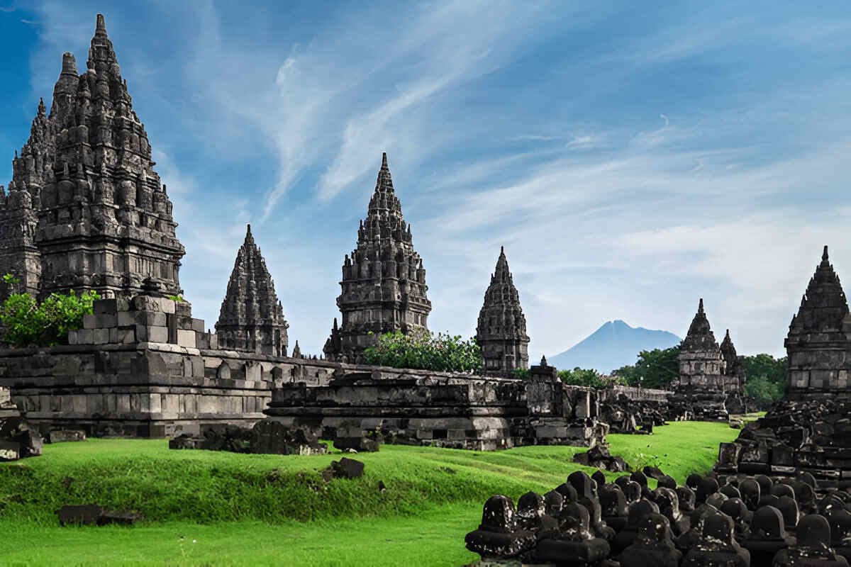 Romantic Java Honeymoon Packages for Your Dream Getaway