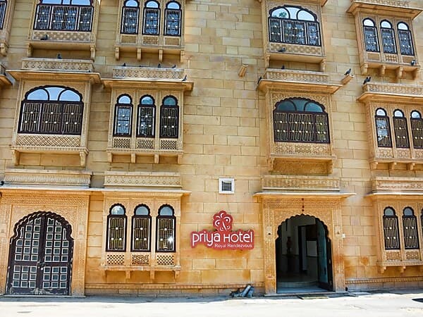 Priya Hotel