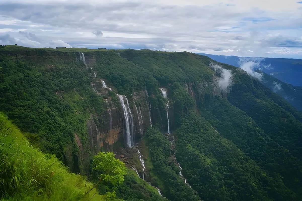Seven Sisters Falls