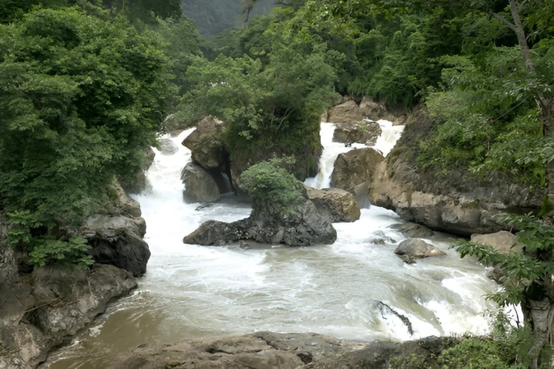 Dau Dang Waterfall