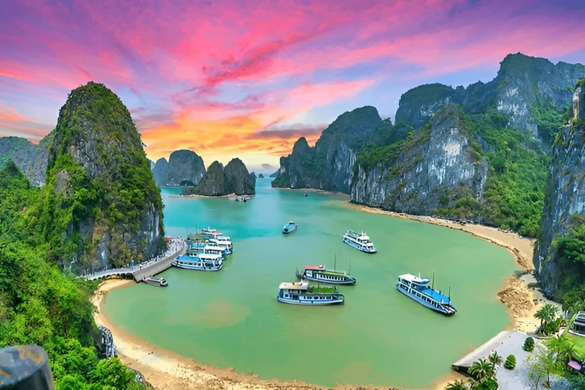 Discover Hanoi & Halong Bay