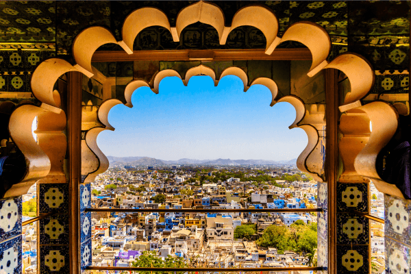 Romantic Escapes with the Best Udaipur Honeymoon Tour