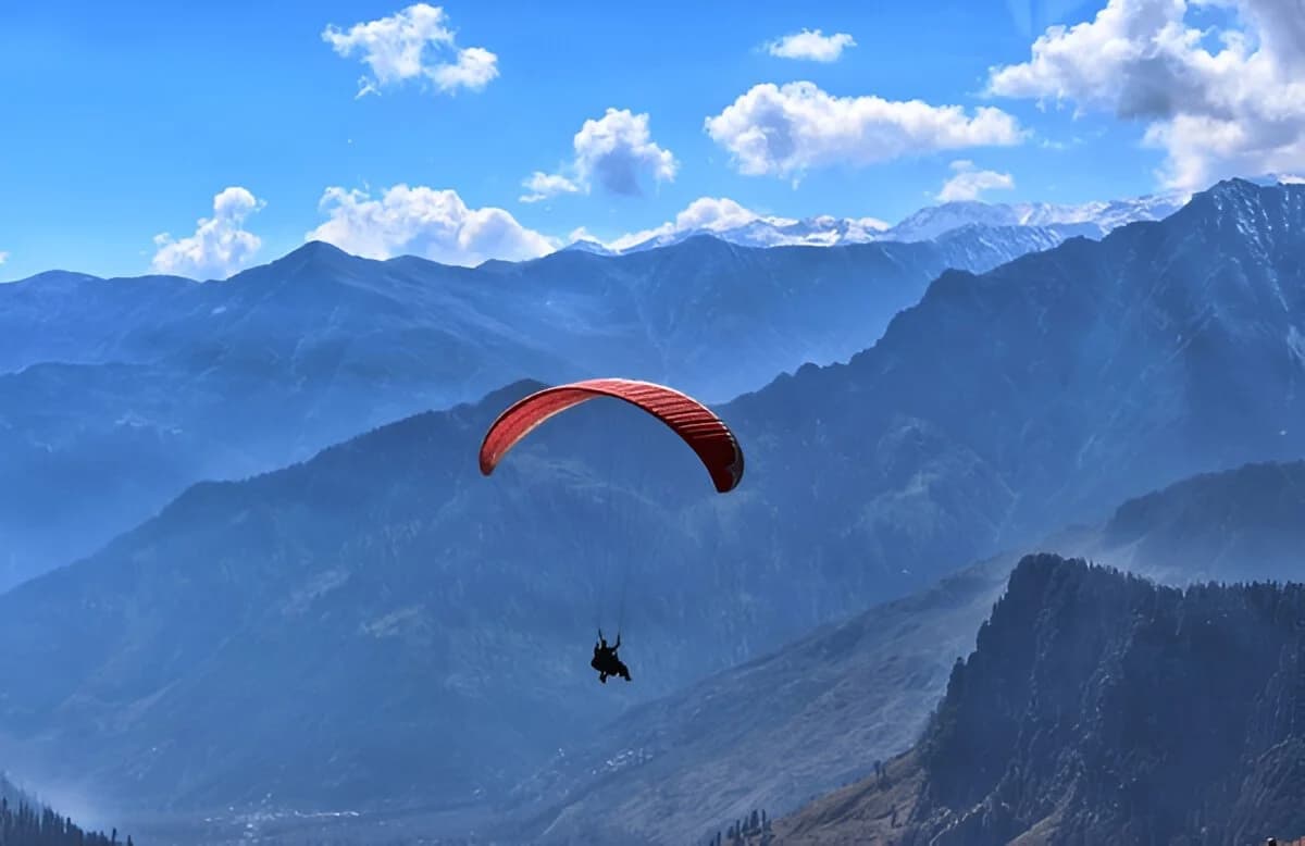 Paragliding in Manali