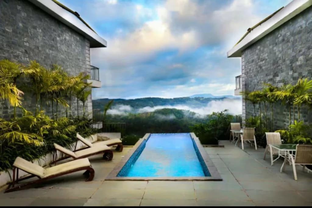 Estuary Sarovar Premiere, Poovar Island