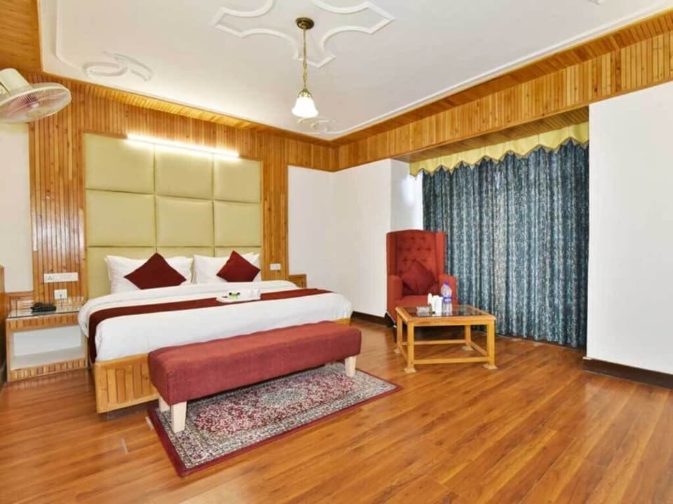 Hotel Himgiri Manali