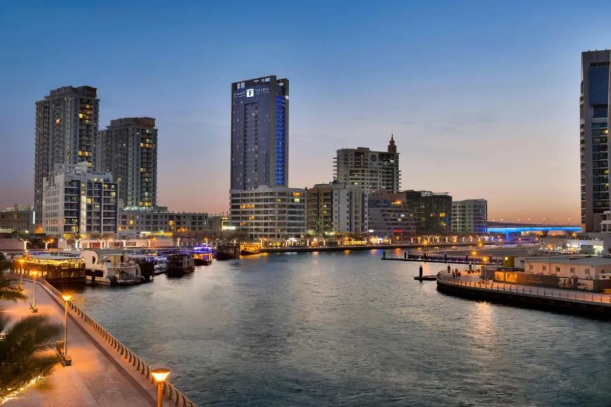 The First Collection Marina, Dubai