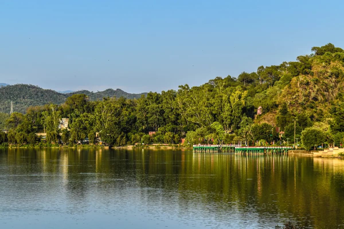 Surinsar Lake