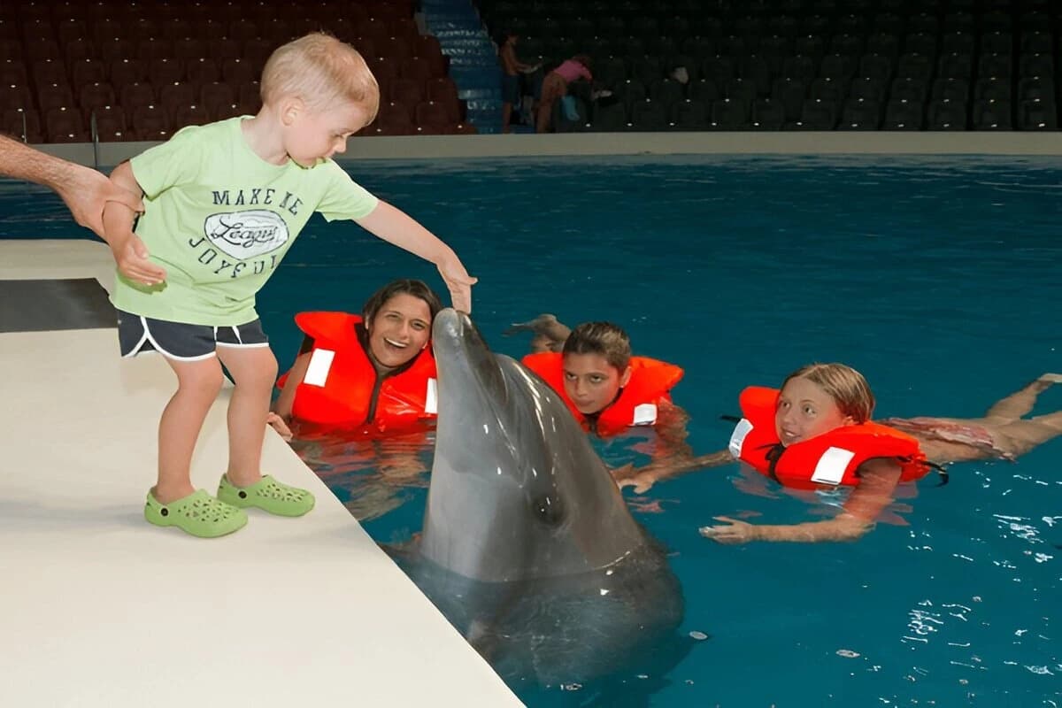 Dubai Dolphinarium