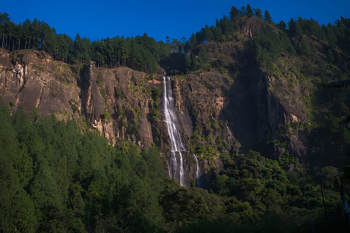 Bambarakanda Falls
