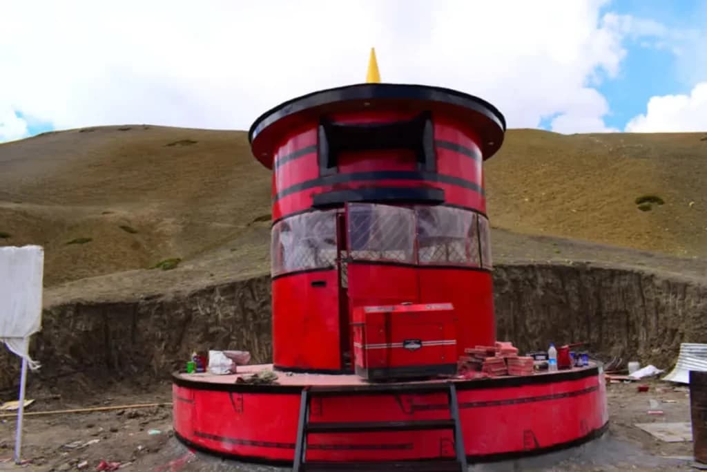 Postcard from the World’s Highest Post Office
