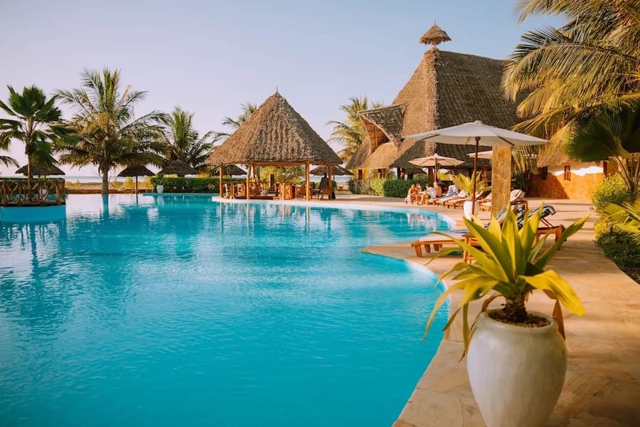 White Paradise Beach Hotel
