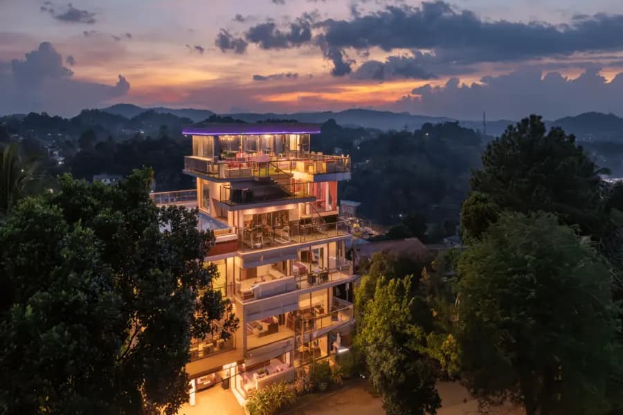 View 360 Hotel