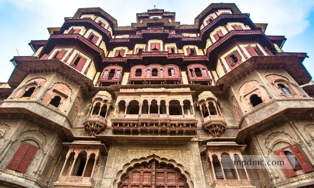 rajwada palace_mp