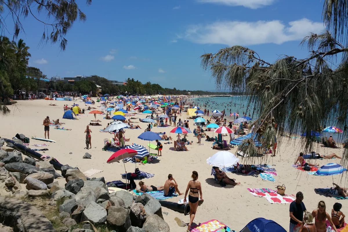 noosa main beach