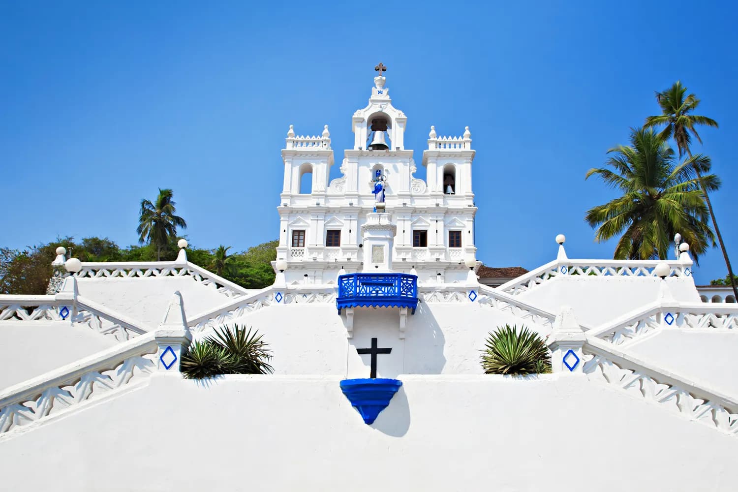 Coastal Goa Getaway | Beaches, Forts & Sightseeing